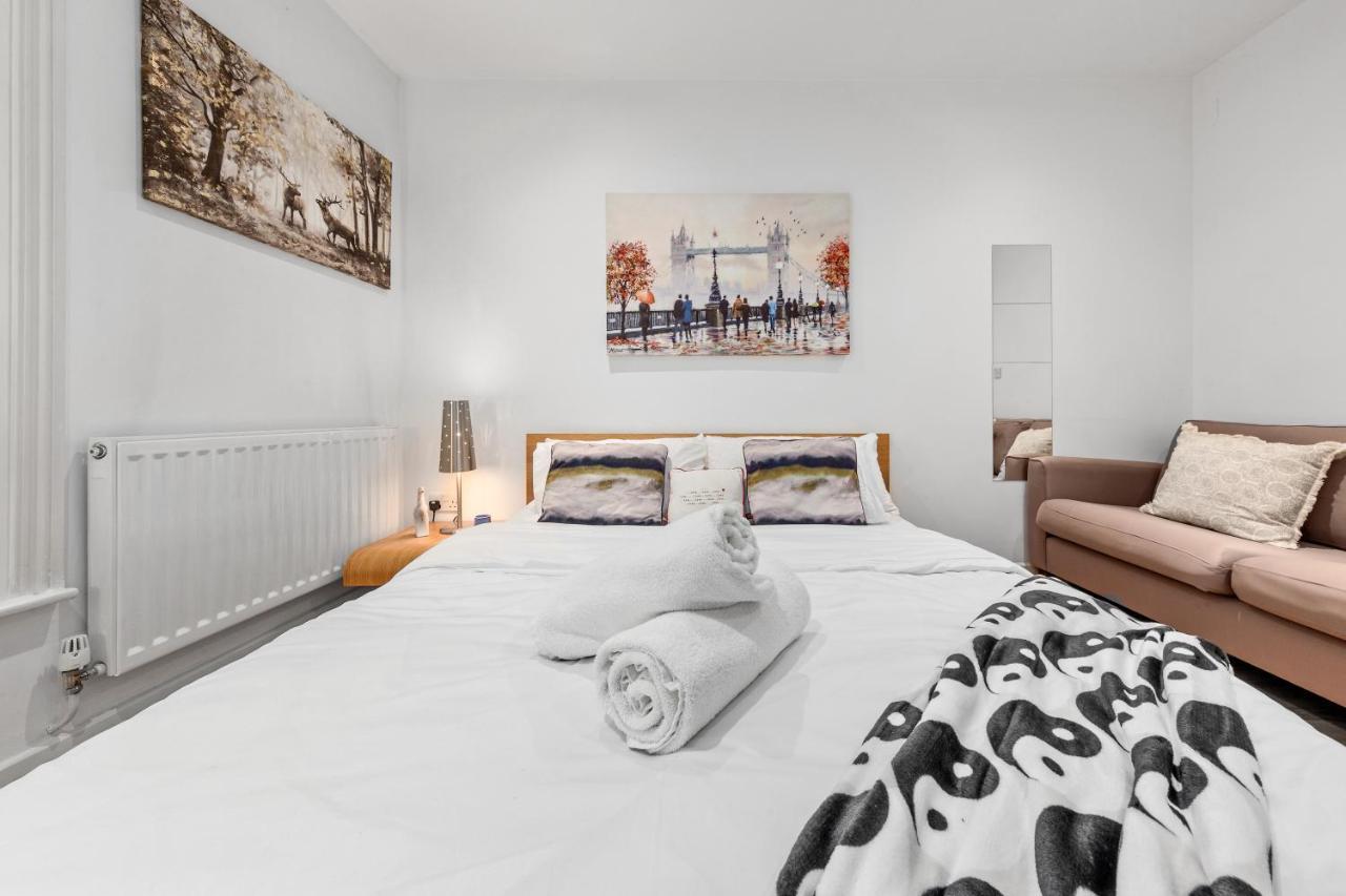 3-Bedroom Flat In London Sleeps 14 Hy1 Екстер'єр фото